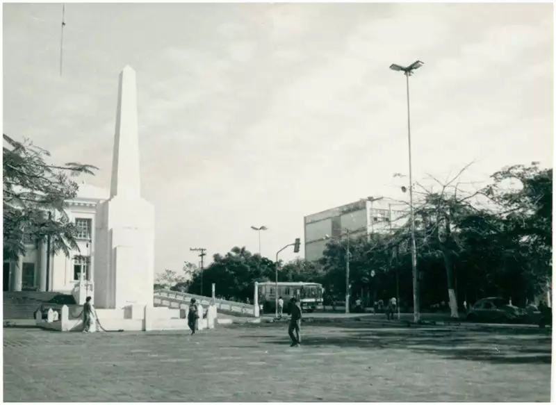 Foto 133: [Praça General Dutra : Obelisco dos Herois da Revolução] : Rio Branco, AC