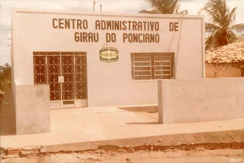 Foto 1: Centro Administrativo : Girau do Ponciano, AL