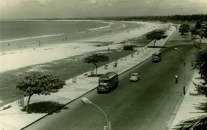 Foto 42: Avenida Duque de Caxias : Praia da Avenida : Praia do Sobral : Maceíó, AL