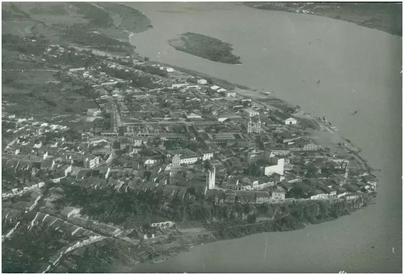 Foto 38: Vista aérea da cidade : Rio São Francisco : Penedo, AL