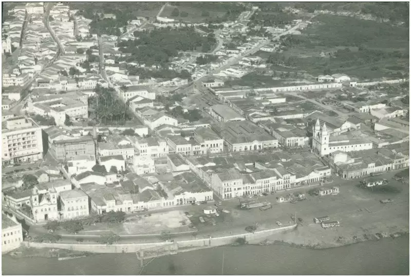 Foto 42: Vista aérea da cidade : Penedo, AL