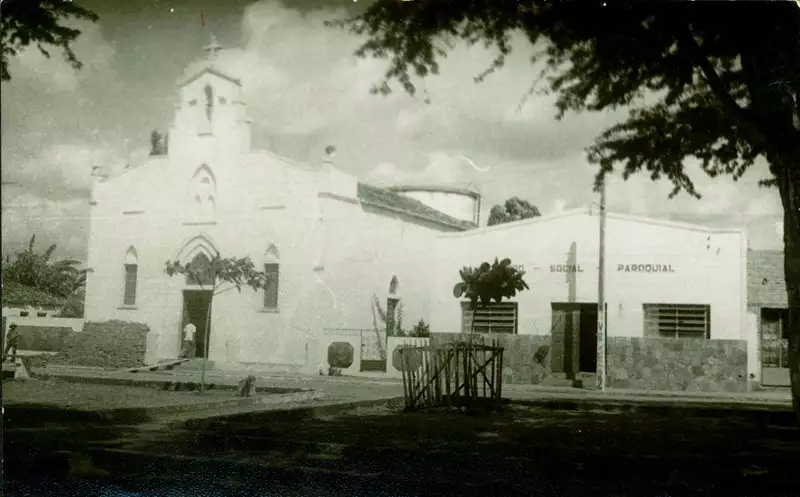 Foto 2: Igreja de São José : São José da Tapera, AL