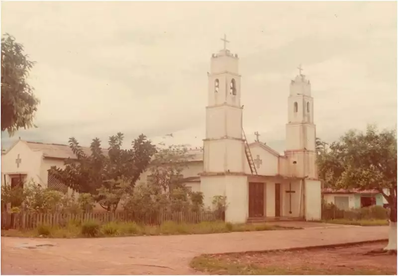 Foto 10: Igreja Matriz São Joaquim [e Sant’Ana] : [vista parcial da cidade] : Autazes (AM)