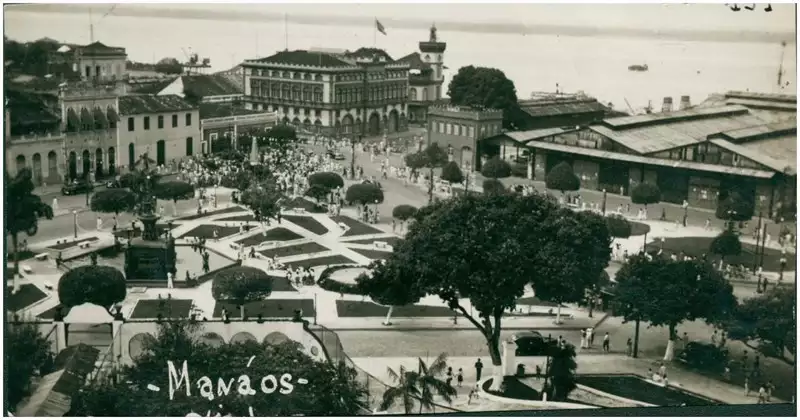 Foto 21: [Praça 15 de Novembro : chafariz : Porto de Manaus : Alfândega : Guardamoria] : Manaus, AM
