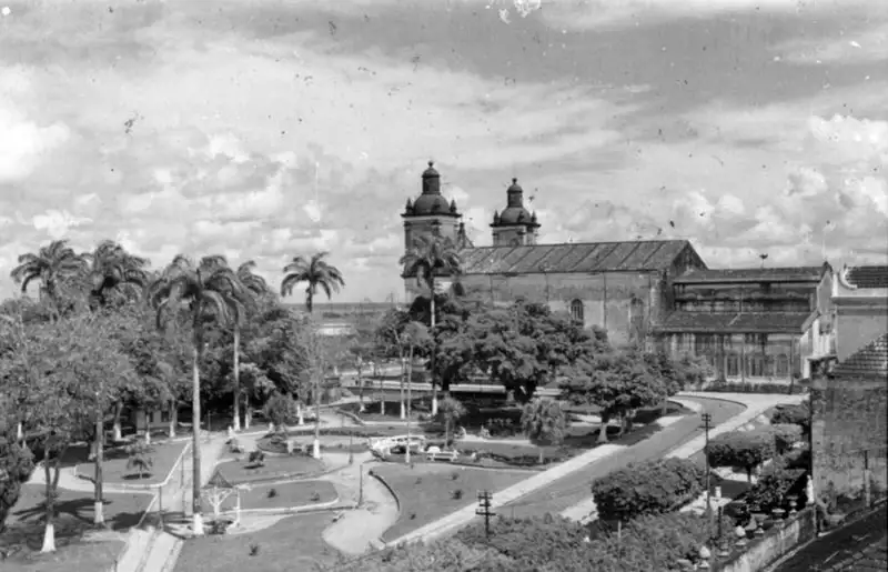 Foto 212: Vista da Praça Oswaldo Cruz em Manaus (AM)