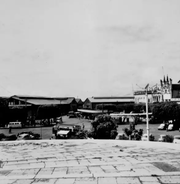 Foto 707: Praça da zona portuária em Manaus (AM)