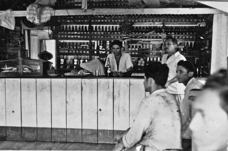 Foto 956: Aspectos do Porto de Manaus, bar (AM)