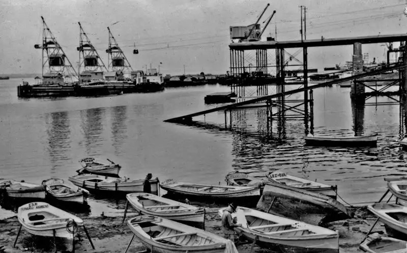 Foto 965: Aspecto do porto de Manaus (AM)