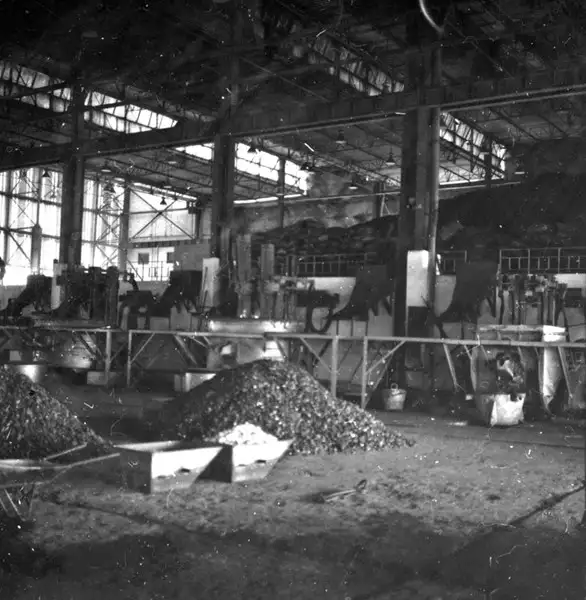 Foto 1003: Companhia Industrial Amazonense (CIA), setor de fabricação de solda : Município de Manaus