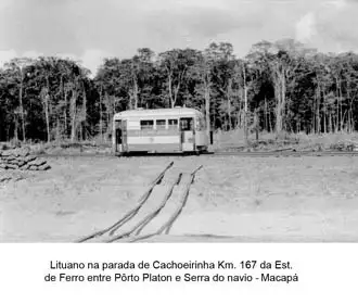 Foto 149: Lituano na parada de Cachoeirinha Km. 167 da Estrada de Ferro entre Porto Planton e Serra do Navio em Macapá (AP)