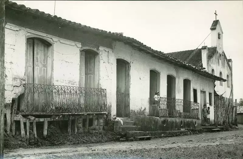 Foto 4: Vista parcial de Mazagão Velho : Igreja de São Tiago : Mazagão, AP