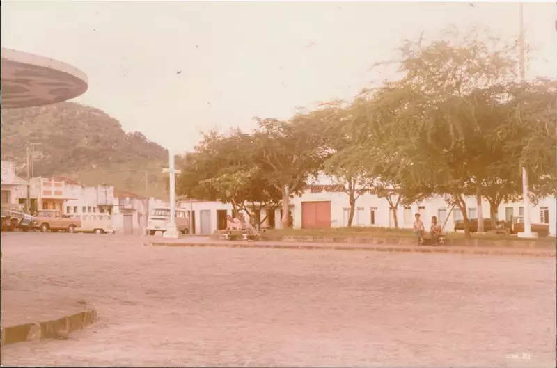 Foto 2: Praça Doutor Vieira : Anguera, BA