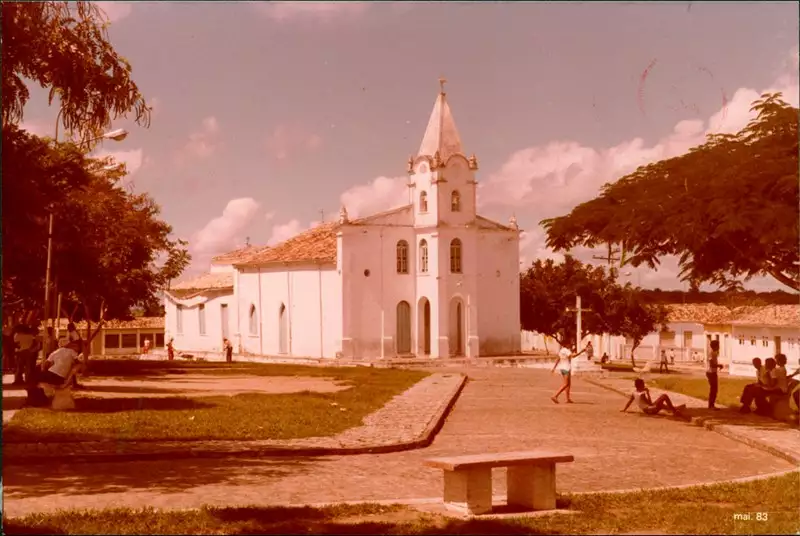 Foto 2: Igreja Matriz : Praça da Matriz : Antônio Cardoso, BA