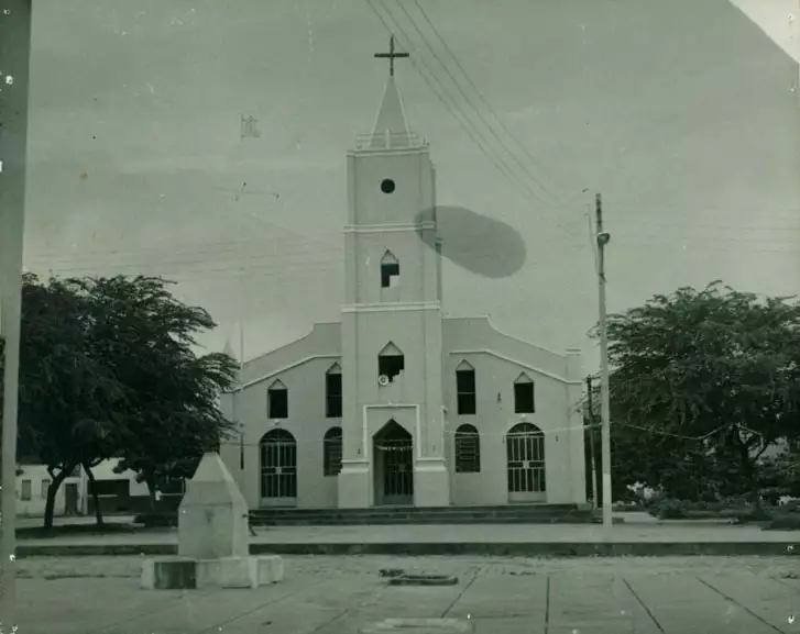 Foto 1: Igreja Nossa Senhora das Dores : Candiba, BA