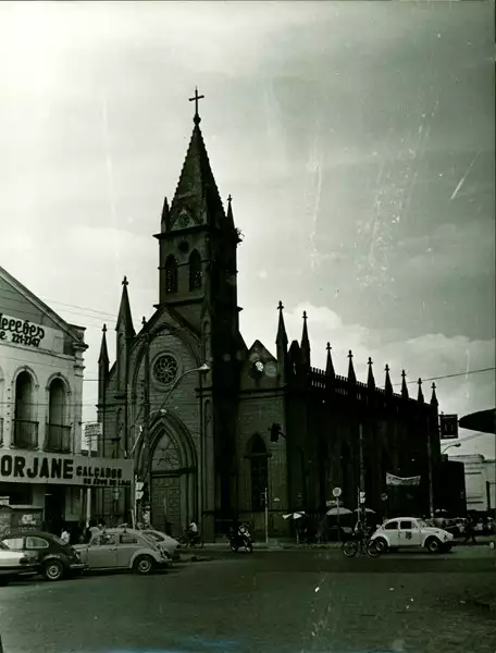 Foto 7: [Avenida Getúlio Vargas] : Igreja Senhor dos Passos : Feira de Santana, BA