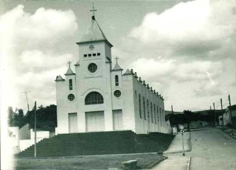 Foto 22: Igreja Matriz de São Pedro : Ibicuí, BA