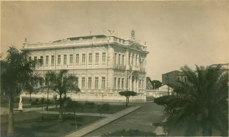 Foto 29: [Praça José Joaquim Seabra : Palácio Paranaguá] : Ilhéus, BA