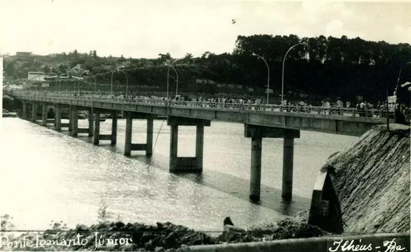 Foto 37: Ponte Lomanto Júnior : [vista panorâmica da cidade] : Ilhéus, BA
