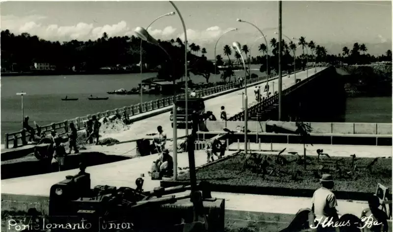 Foto 38: Ponte Lomanto Júnior : [vista panorâmica da cidade] : Ilhéus, BA