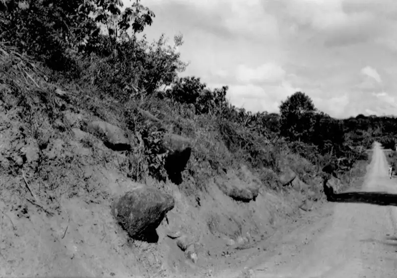Foto 1: Solo pedregoso em Itacaré (BA)