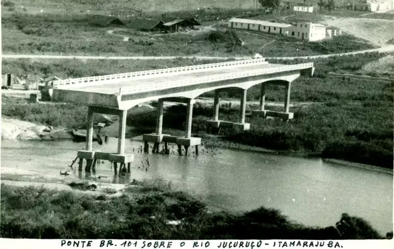 Foto 13: Ponte sobre o Rio Jucuruçu : Itamaraju, BA