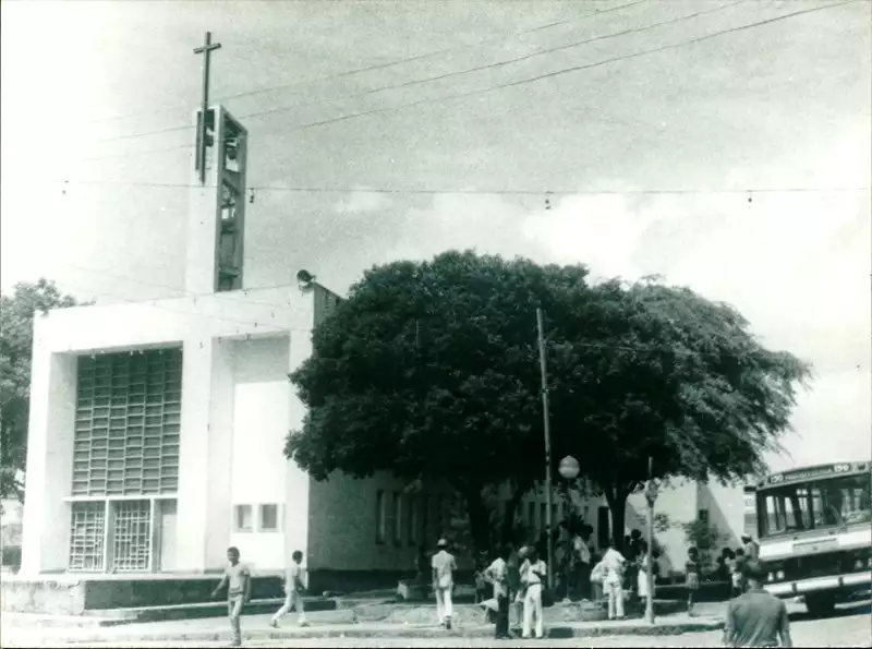 Foto 19: Antiga Igreja Matriz Cosme e Damião : Itamaraju, BA