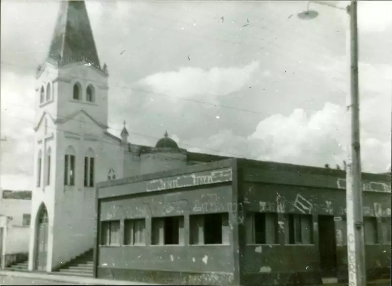 Foto 11: Prefeitura Municipal : Igreja Matriz de Bom Jesus : Itapé, BA