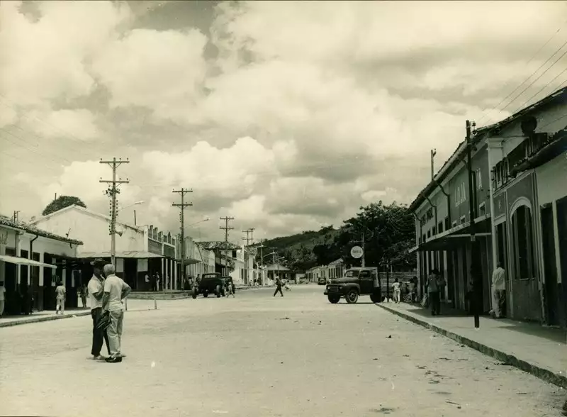 Foto 16: Vista parcial da cidade : Jaguaquara, BA