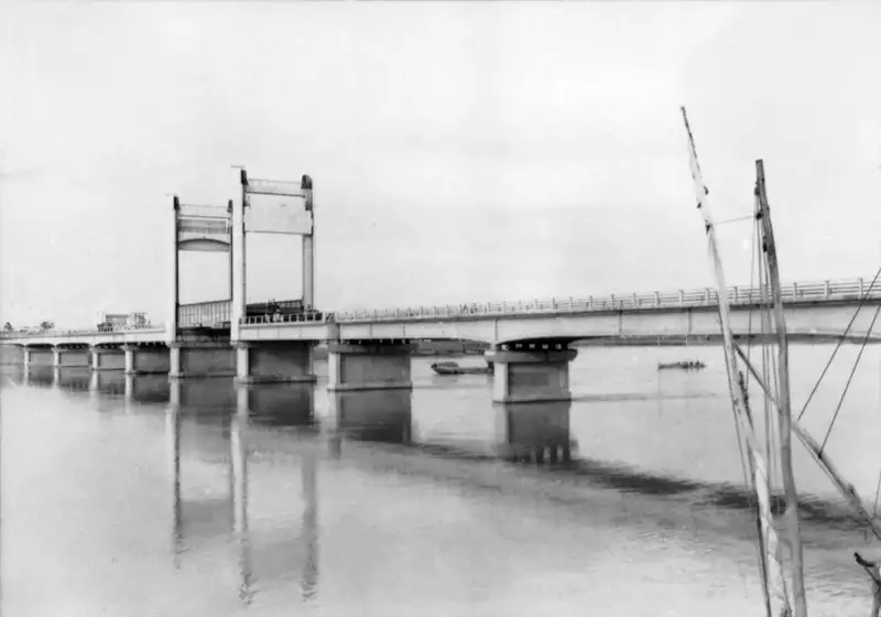 Foto 20: Ponte Presidente Eurico Gaspar Dutra em Juazeiro (BA)