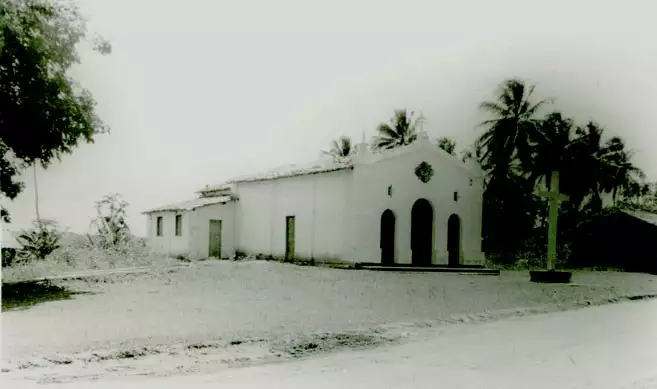 Foto 2: Igreja de Açu da Torre : Mata de São João, BA
