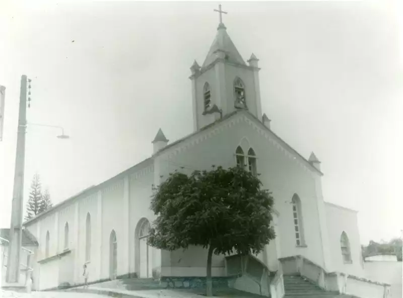 Foto 7: Igreja Matriz de Nossa Senhora da Conceição : Medeiros Neto, BA