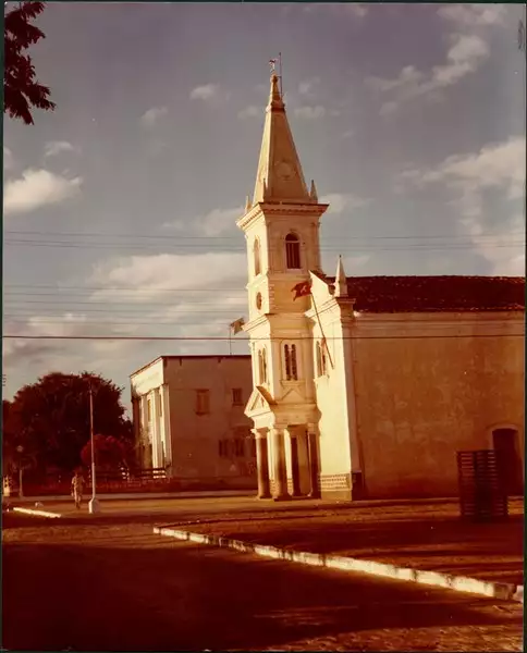 Foto 6: Igreja matriz : correios e telégrafos : Morro do Chapéu, BA