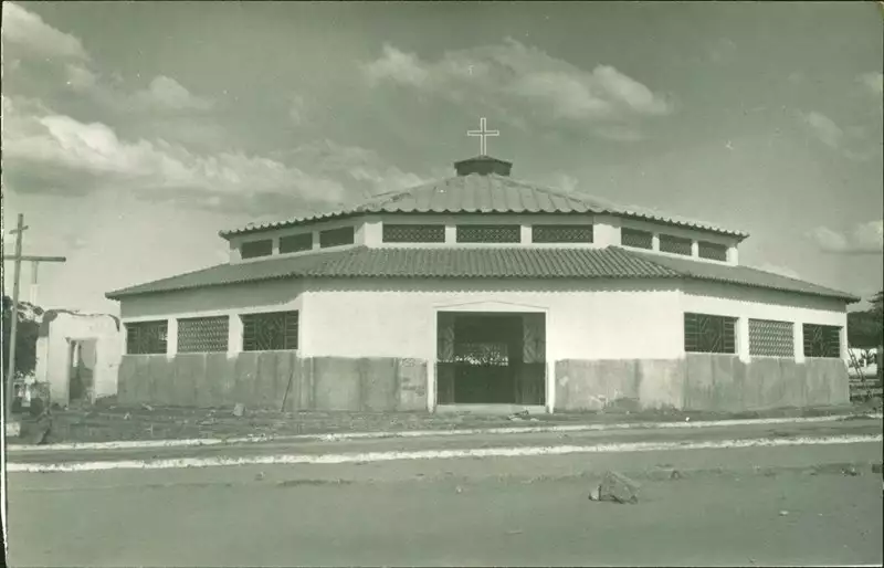 Foto 10: Nova igreja matriz : Mortugaba, BA