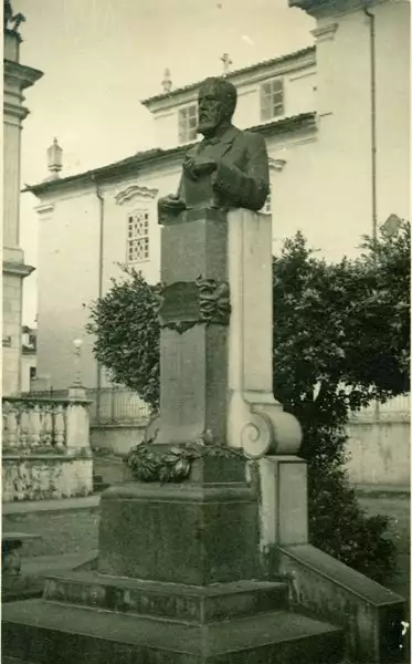 Foto 22: Monumento do Doutor Alexandre José de Barros Bittencourt : Nazaré, BA