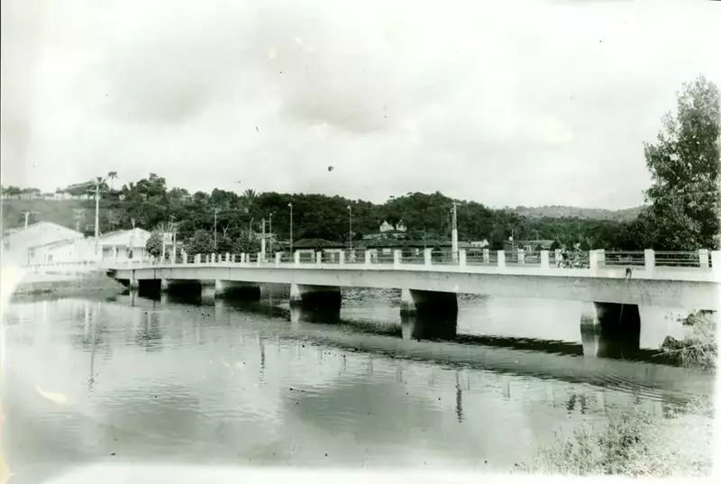 Foto 14: Ponte sobre o Rio das Almas : Nilo Peçanha, BA