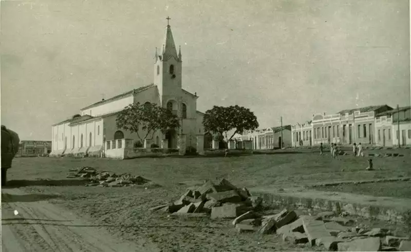 Foto 4: Igreja Nossa Senhora da Conceição : Praça Nossa Senhora da Conceição : Nova Soure, BA