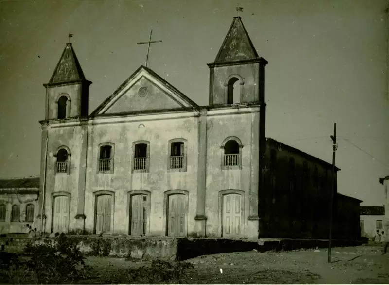 Foto 1: Igreja matriz : Pilão Arcado, BA