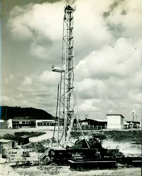 Foto 8: Poço de Petróleo : unidade de absorvição de planta de gasolina natural – PETROBRÁS : Pojuca, BA