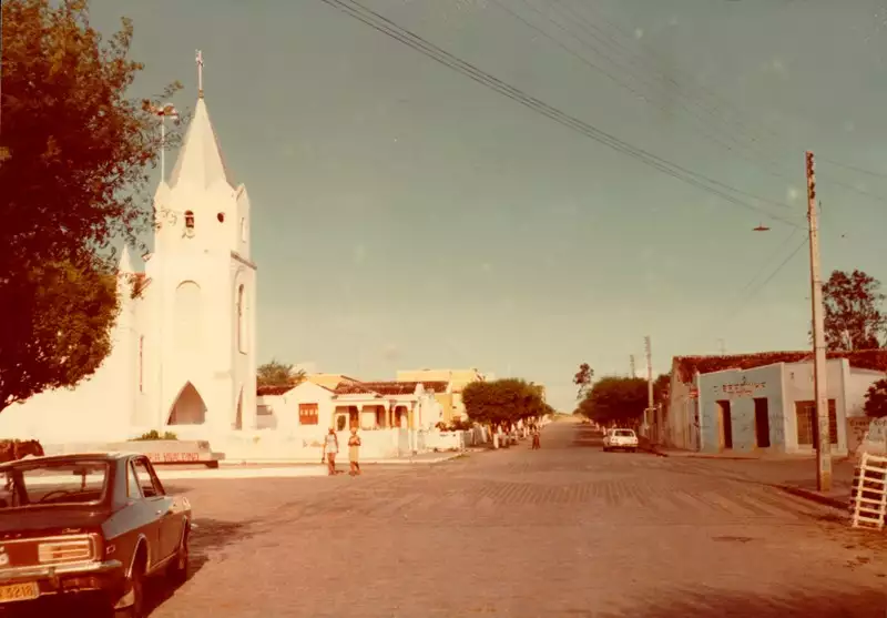 Foto 1: Igreja Matriz de Santo Antônio de Pádua : Rua Coronel Benevides de Andrade : Queimadas, BA