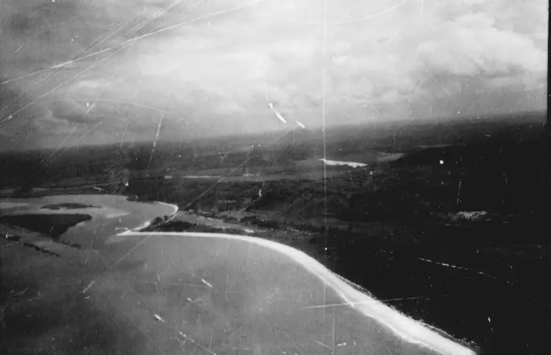 Foto 1: Vista aérea da Baía de Cabrália no Povoado de Santo André em Santa Cruz de Cabrália (BA)