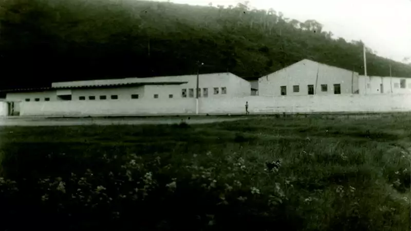 Foto 6: Centro municipal de educação : Santa Cruz da Vitória, BA