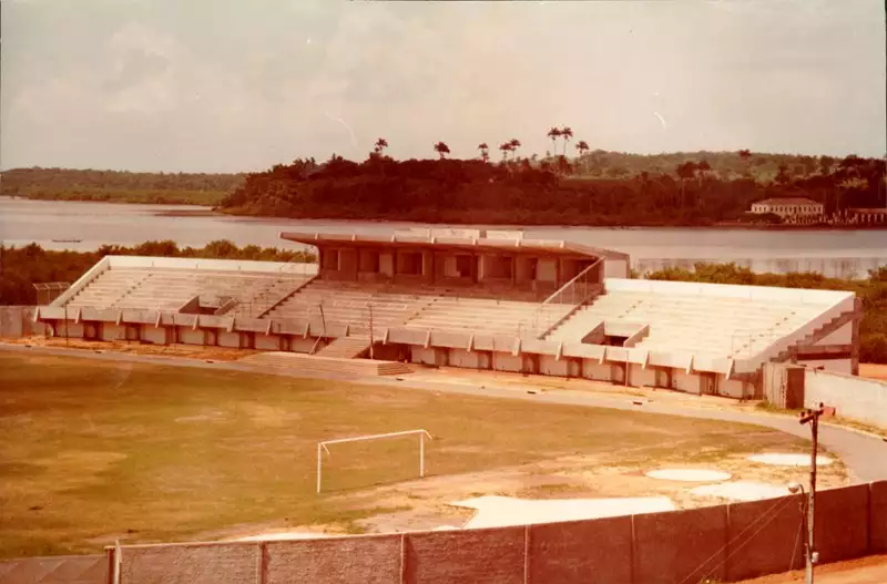 Foto 10: Estádio Municipal Otávio Junqueira Ayres : Ilha de Cajaíba : Engenho São Miguel e Almas : São Francisco do Conde, BA
