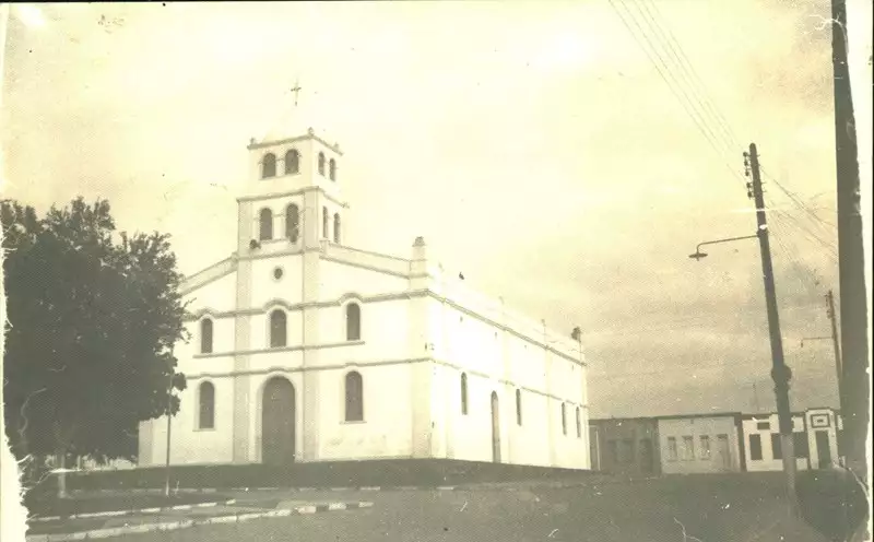 Foto 2: Igreja Matriz de Nossa Senhora do Amparo : Sátiro Dias, BA