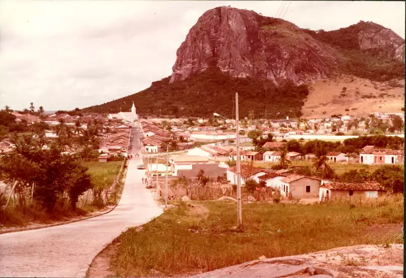 Foto 3: Vista parcial da cidade : Monte da Emancipação : Tanquinho, BA
