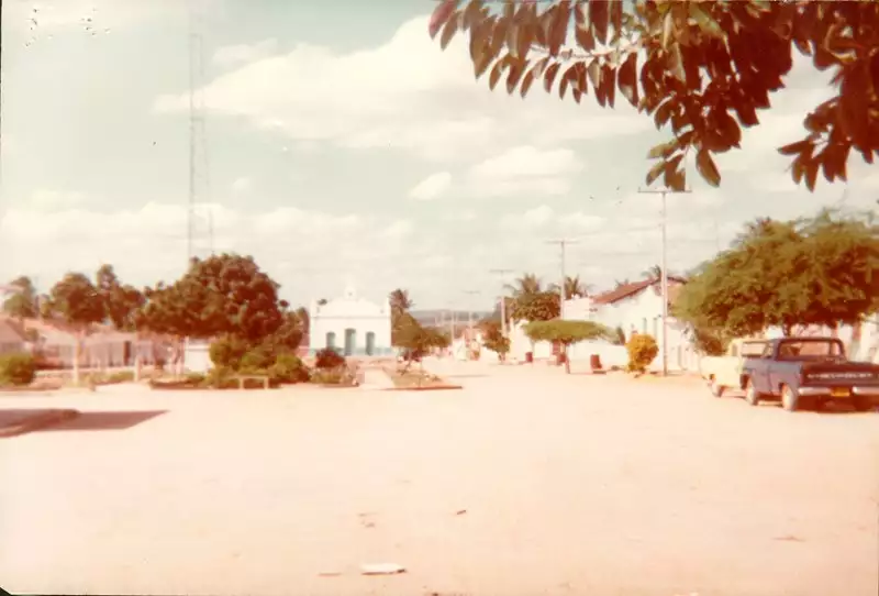 Foto 16: Vista parcial da cidade : Igreja : Uibaí, BA