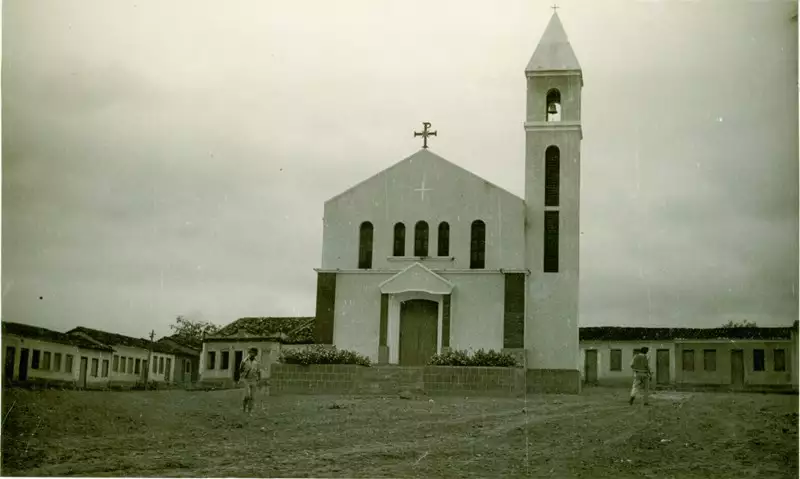 Foto 19: Praça da Conceição : Igreja matriz : Utinga, BA