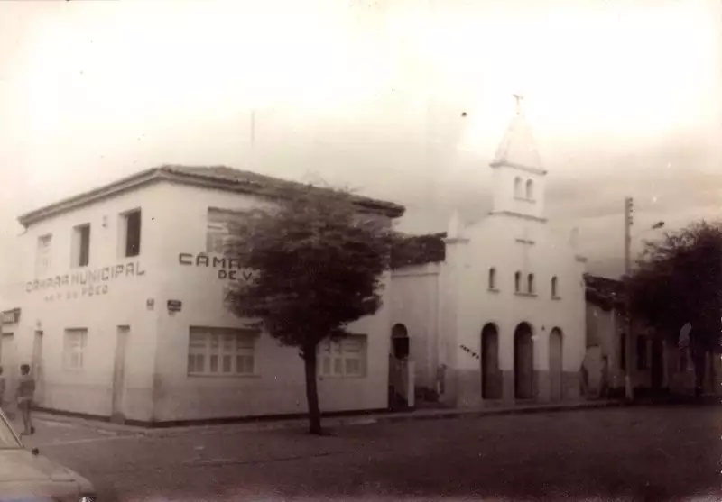 Foto 4: Câmara Municipal : Igreja Nossa Senhora da Conceição : Várzea do Poço, BA