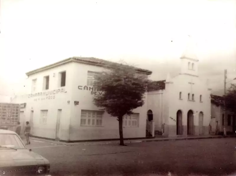 Foto 6: Câmara Municipal : Igreja Nossa Senhora da Conceição : Várzea do Poço, BA