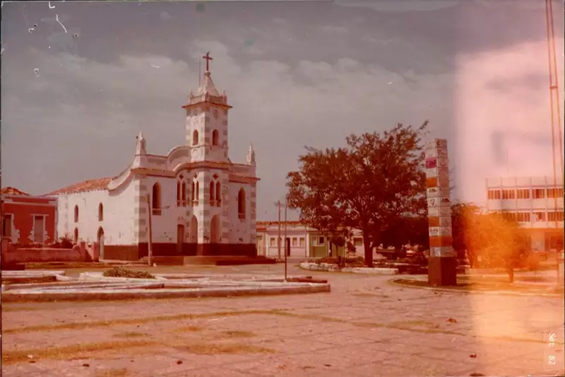 Foto 29: Igreja Matriz do Senhor do Bonfim : Prefeitura Municipal : Xique-Xique, BA