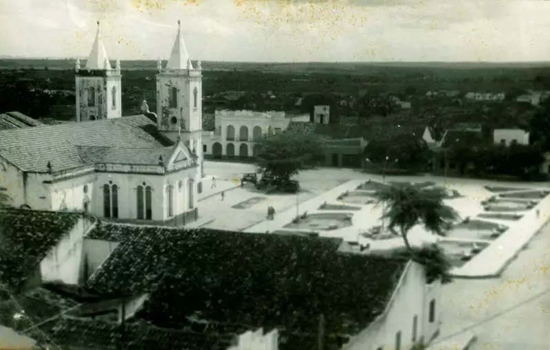 Foto 41: Praça João Afonso : Catedral Diocesana Senhor do Bonfim : Crateús, CE